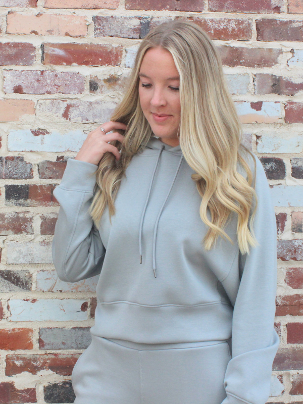 Mono B Sky So Blue Crop Pullover