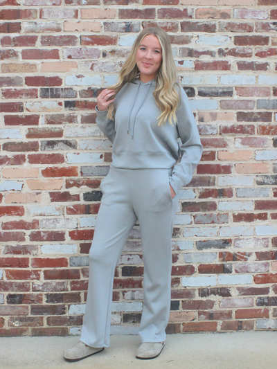 Mono B Sky So Blue Crop Pullover